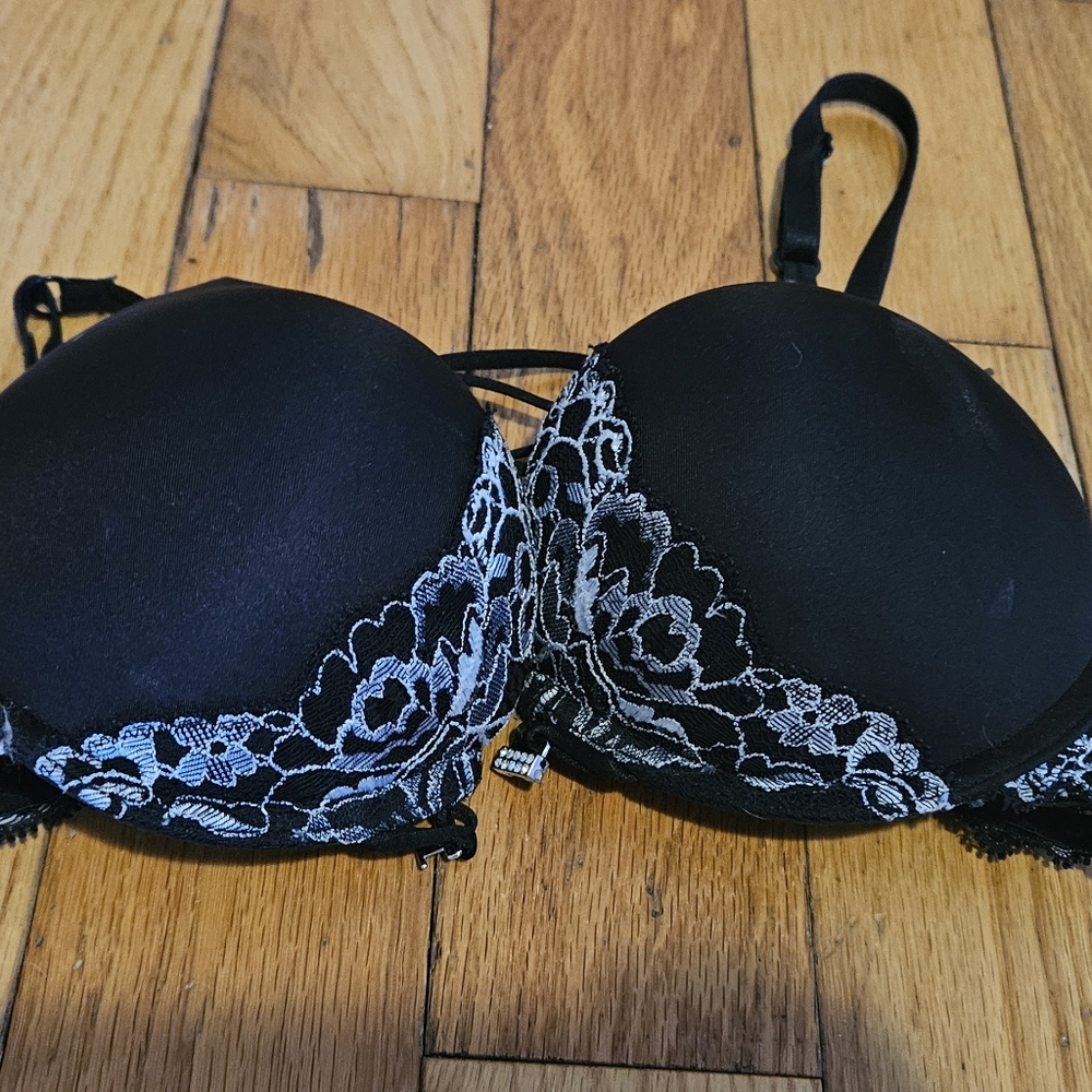 2/15 Elegant Black Lace Bra